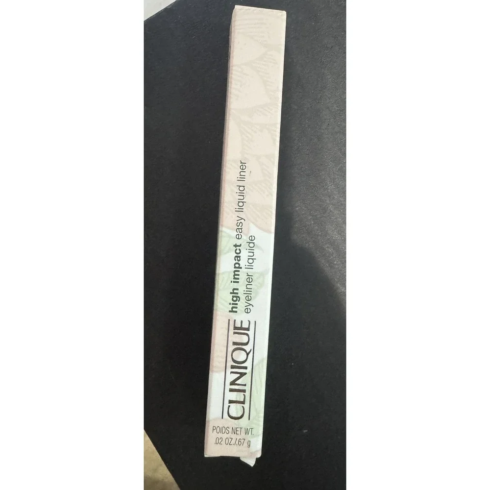 New in box Clinique Easy Liquid Liner High Impact Black 01